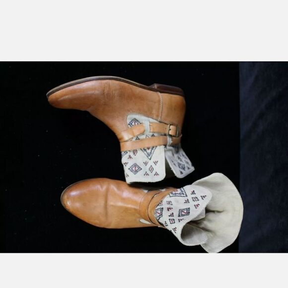 Anthropologie Latigo James Embroidered Booties Sz 8 Leather Western Ankle Boots. - Picture 8 of 9